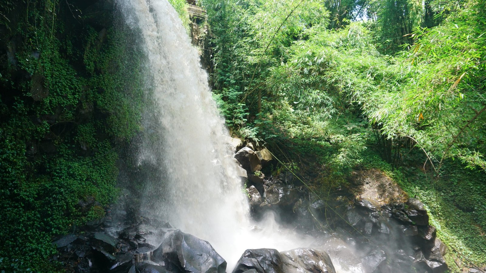 Main ke Coban Lanang, Air Terjun Adem Buat Konten dan Healing.