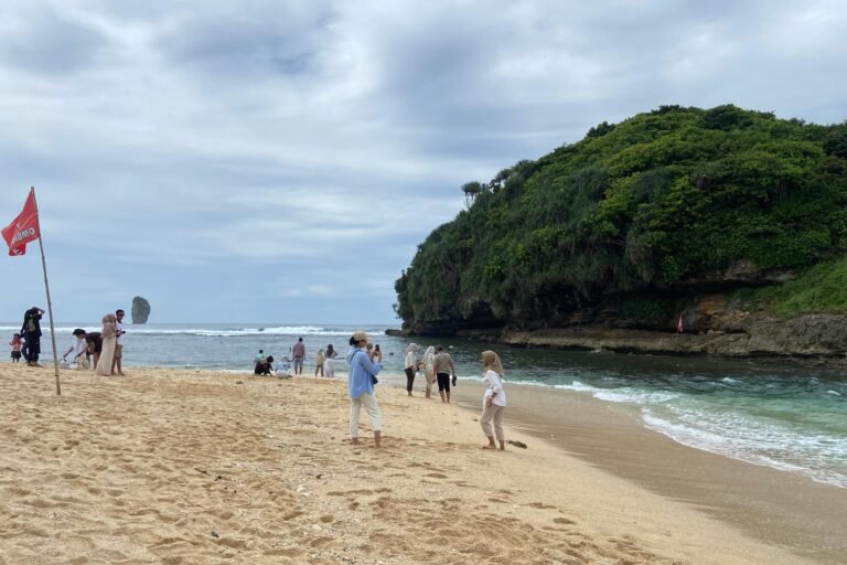 Ramainya pengunjung saat hari libur