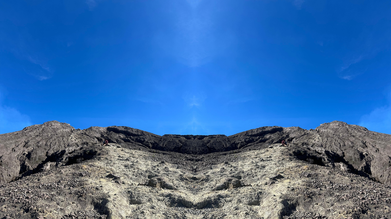 Gunung Raung dan Jalur Ekstremnya: Ujian Nyali Pendaki Jawa Timur