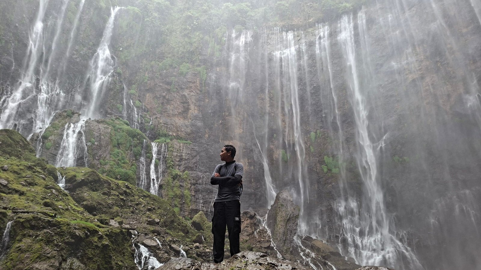 Spot foto favorit Tumpak Sewu Lumajang.