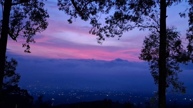 Sunrise Kebun Rojo