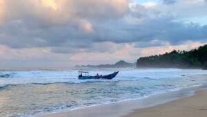 Pantai Nganteb Kembali Bangkit dengan Keindahannya