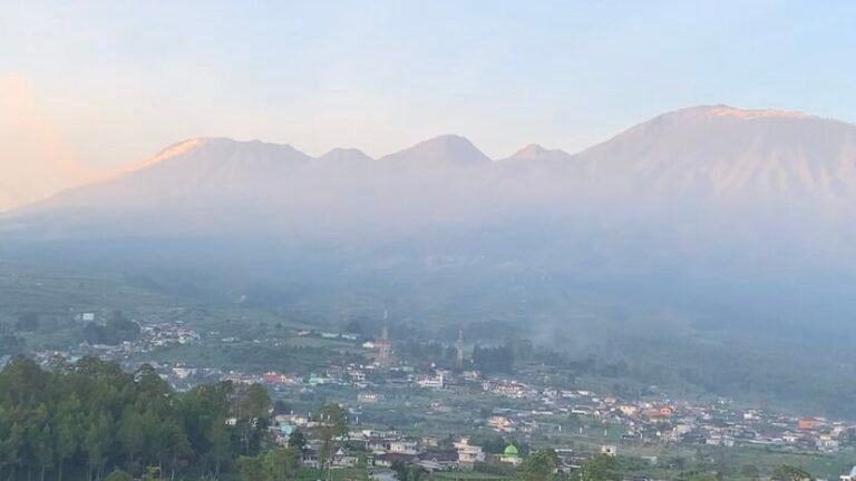pesona sore bukit kalindra